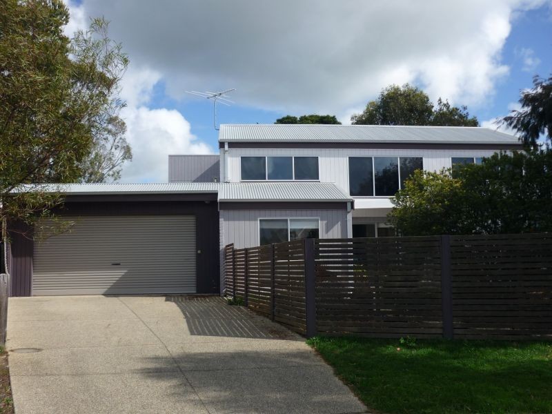 9 SEABIRD COURT, Torquay VIC 3228