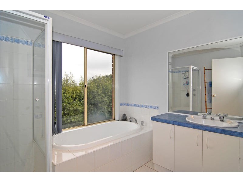 7 Norfolk Blvd, Torquay VIC 3228