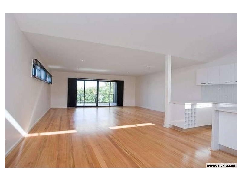 2/22 Pomora Avenue, Torquay VIC 3228