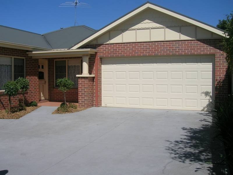 2/28 Cambridge Street, Belmont VIC 3216