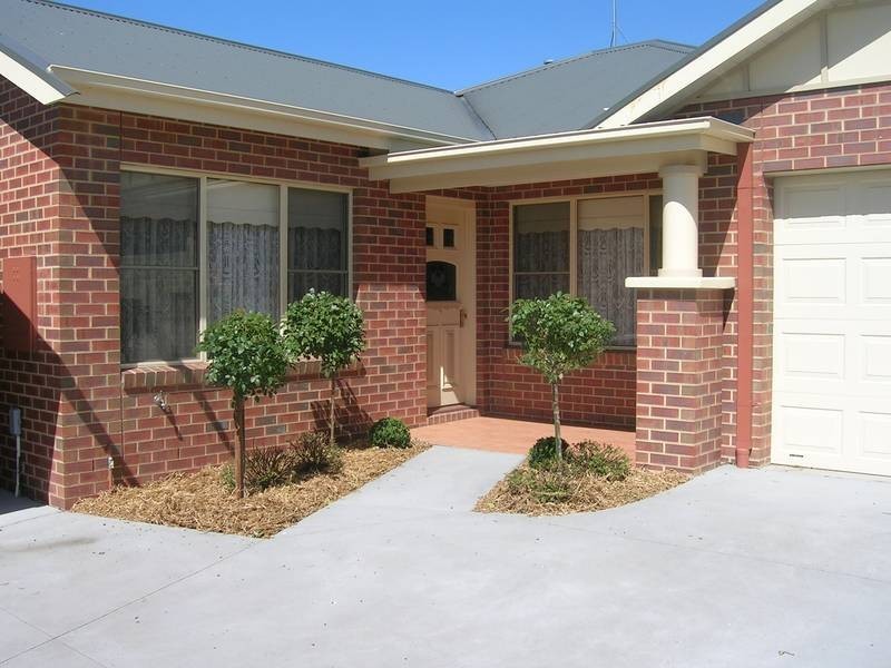 2/28 Cambridge Street, Belmont VIC 3216