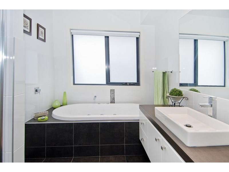 17 Longshore Street, Torquay VIC 3228