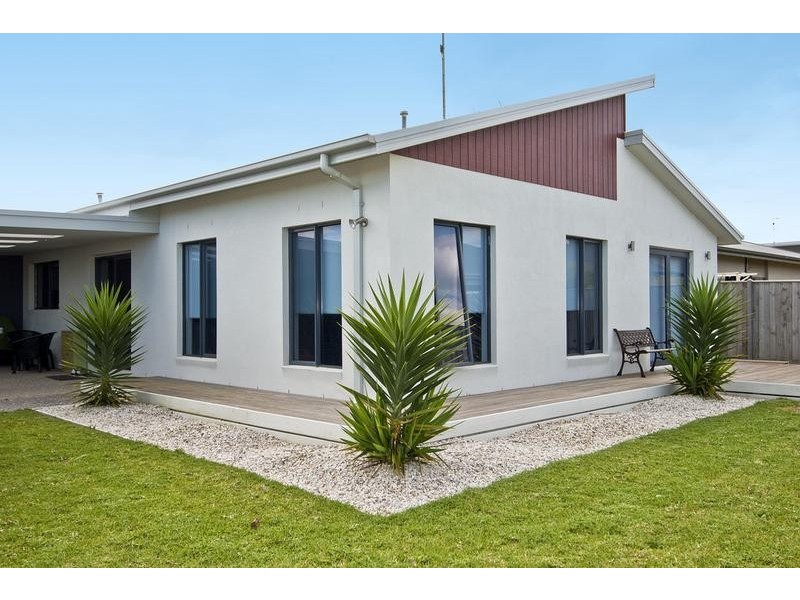 17 Longshore Street, Torquay VIC 3228