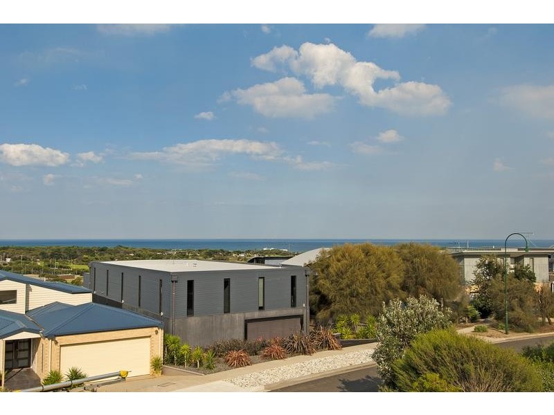 21 Beach View Crescent, Torquay VIC 3228