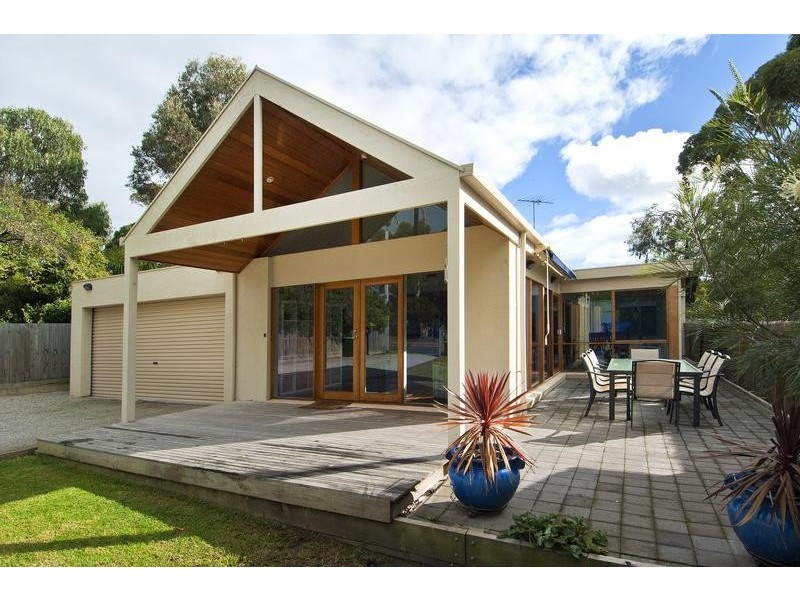 18 Beach Road, Torquay VIC 3228