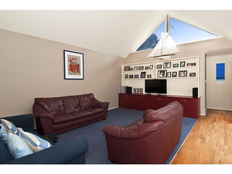 18 Beach Road, Torquay VIC 3228
