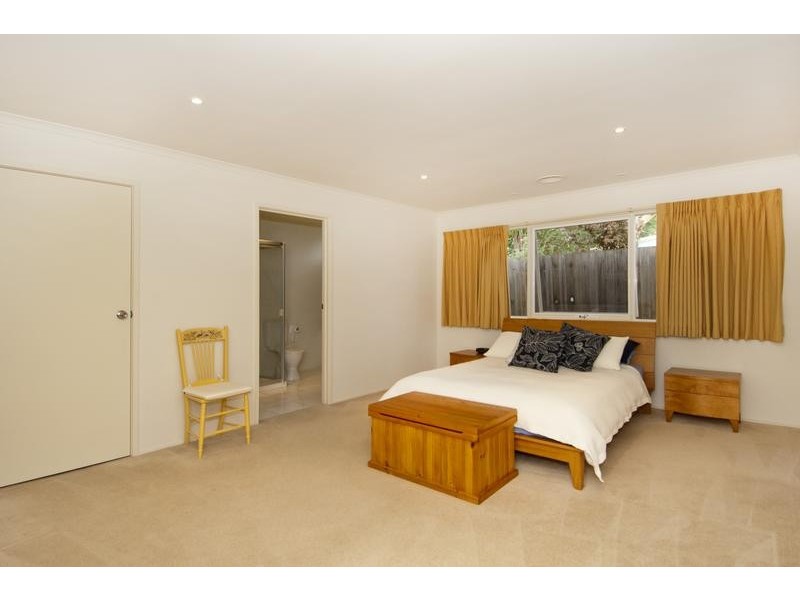 18 Beach Road, Torquay VIC 3228