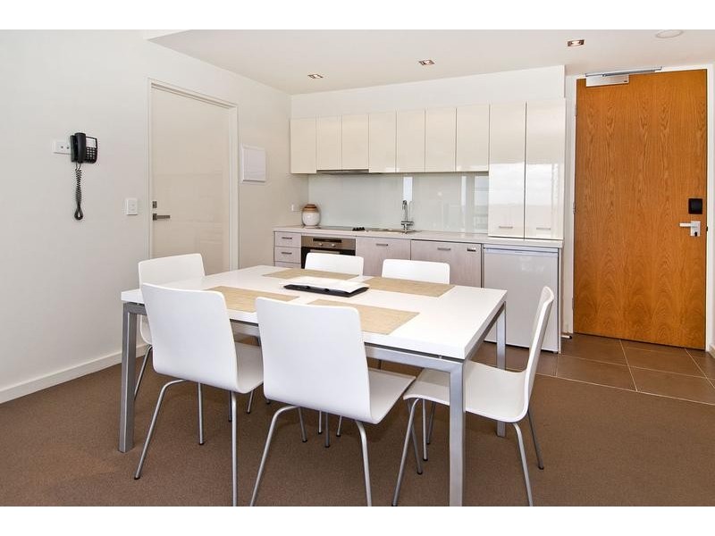 325/100 The Esplanade, Torquay VIC 3228