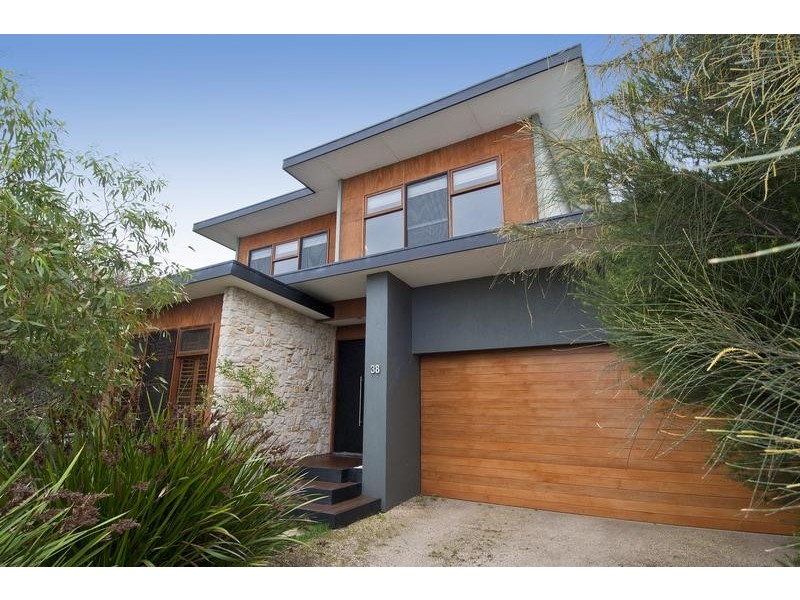 38 Loch Lomond Crescent, Torquay VIC 3228