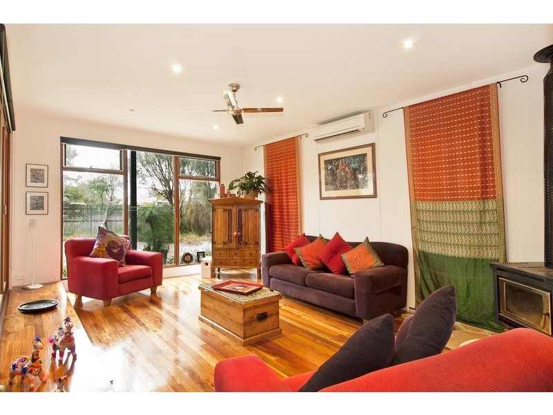38 Loch Lomond Crescent, Torquay VIC 3228