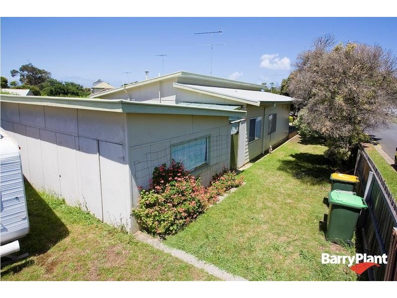 8 Rudd Avenue, Torquay VIC 3228