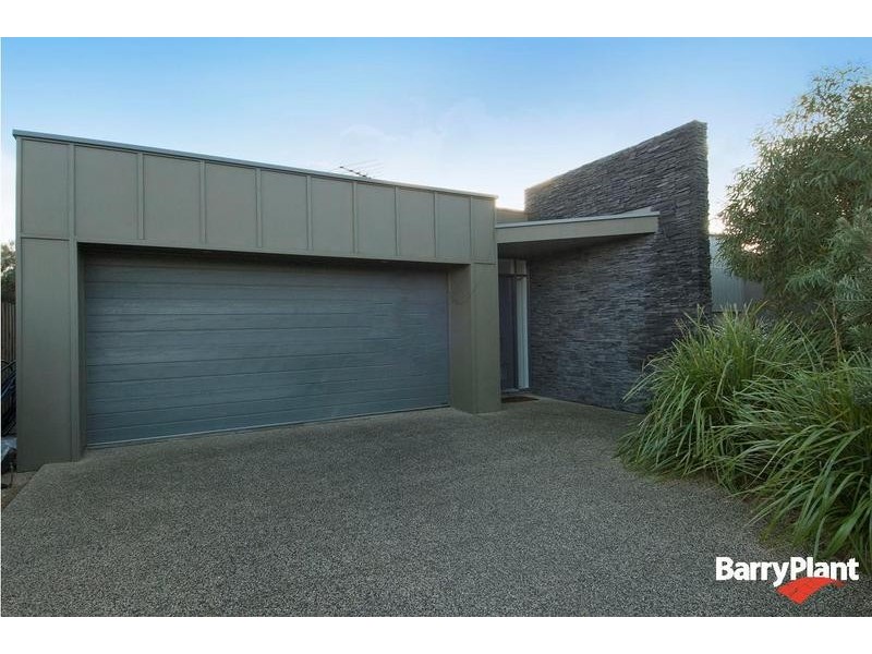 48 Loch Lomond Crescent, Torquay VIC 3228