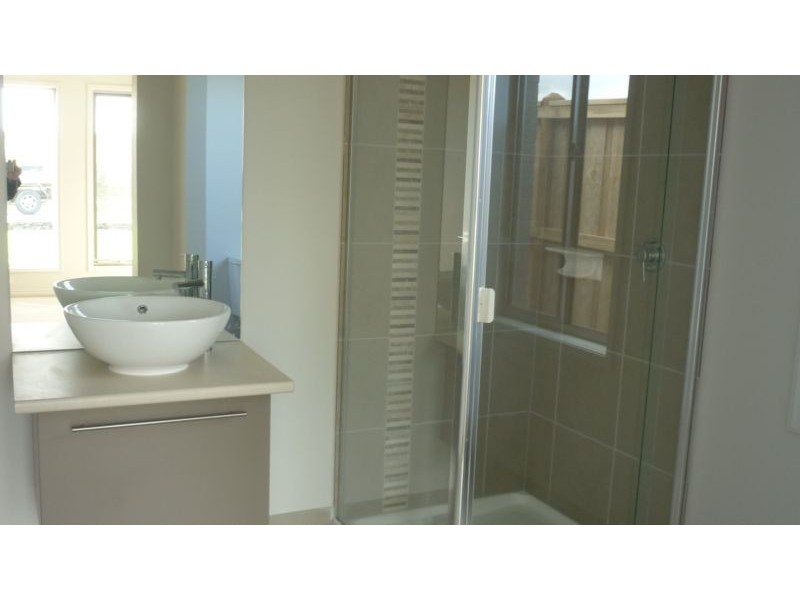 6 Point Close, Torquay VIC 3228