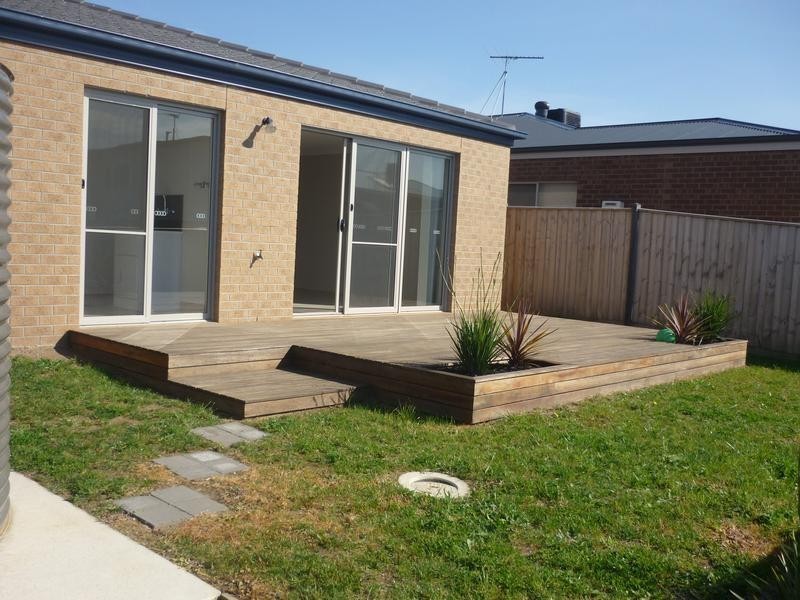 6 Point Close, Torquay VIC 3228