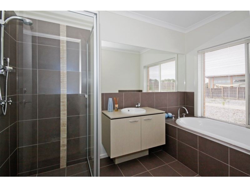 25 Enfield Drive, Torquay VIC 3228