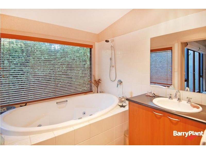 51 Pomora Avenue, Torquay VIC 3228
