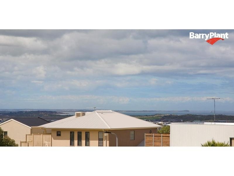 15 LUNE COURT, Torquay VIC 3228