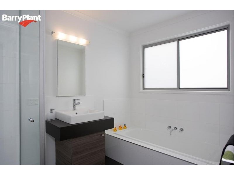25 Longshore Street, Torquay VIC 3228