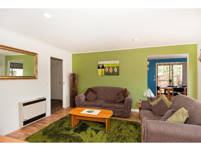 2/41 Grange Cres, Torquay VIC 3228