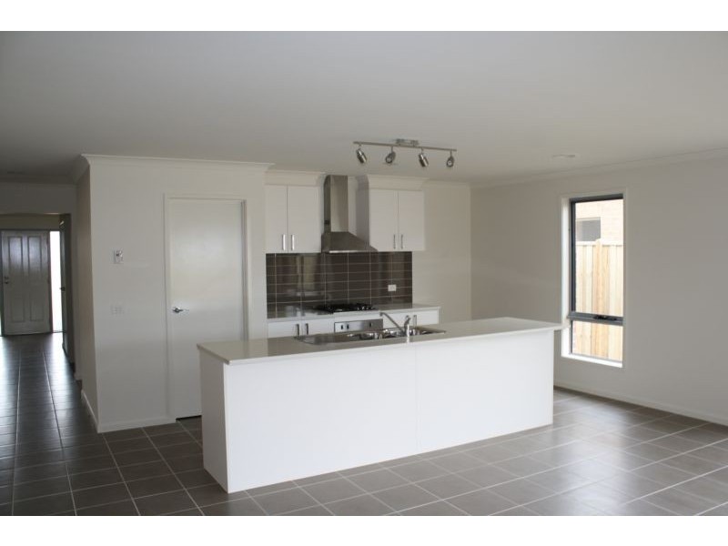 28 Sunnymead Ave, Torquay VIC 3228