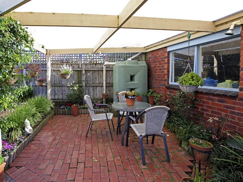 14 Crestmoor Ave, Highton VIC 3216