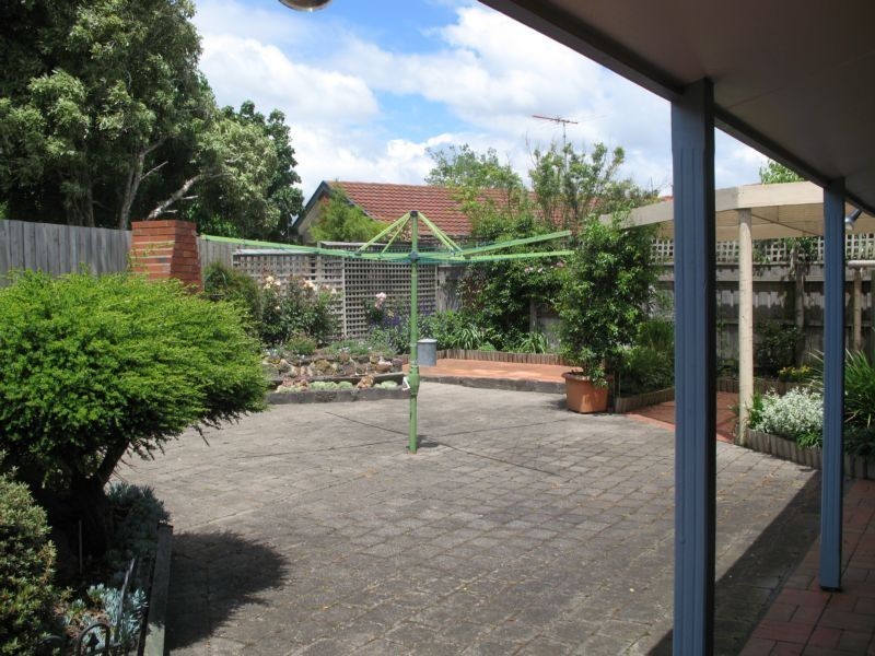 14 Crestmoor Ave, Highton VIC 3216