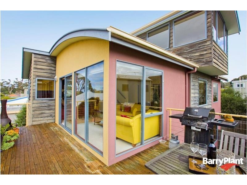 3/11 Cowrie, Torquay VIC 3228