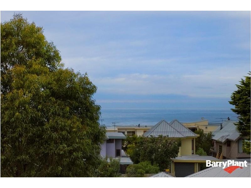 3/11 Cowrie, Torquay VIC 3228