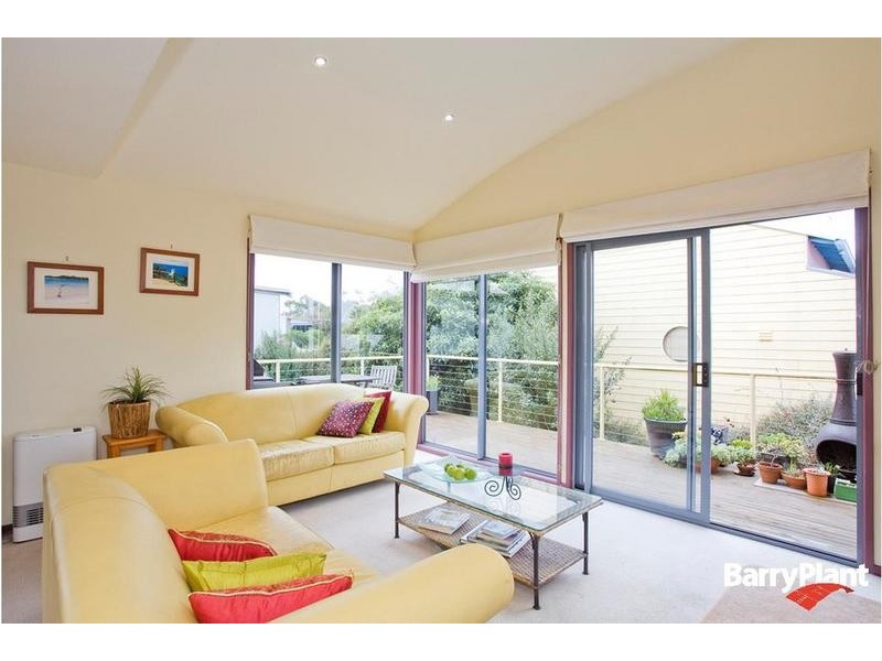 3/11 Cowrie, Torquay VIC 3228