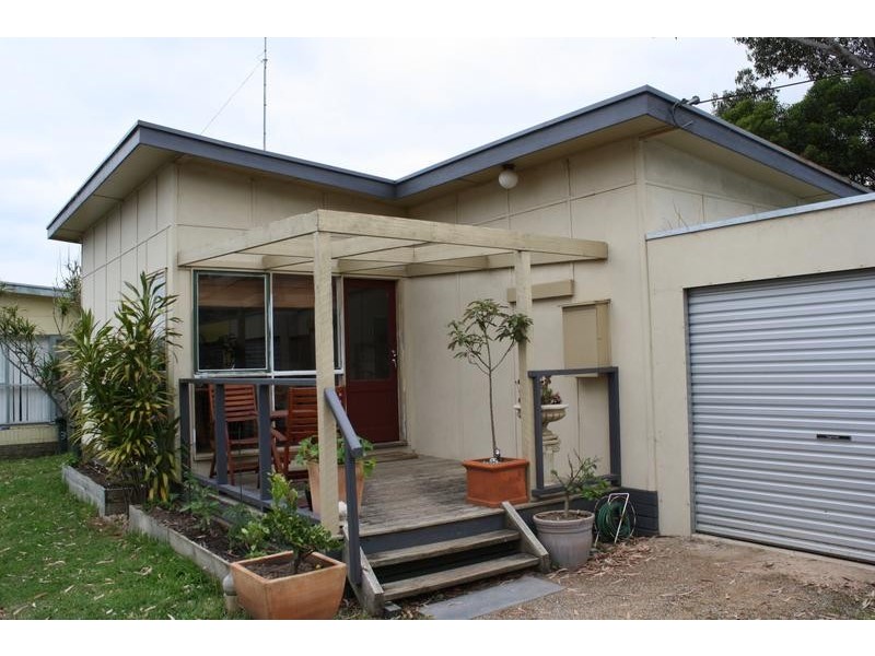 2/39 Beach Road, Torquay VIC 3228