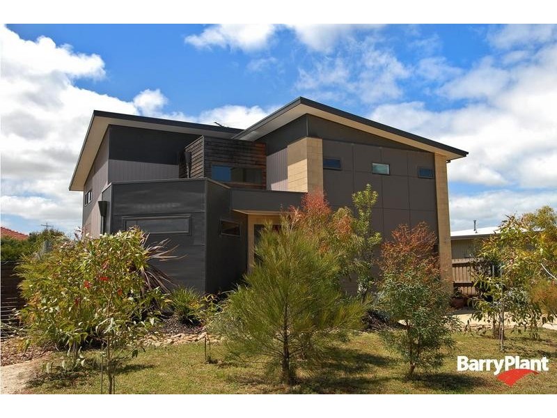 4 Grasstree Court, Torquay VIC 3228