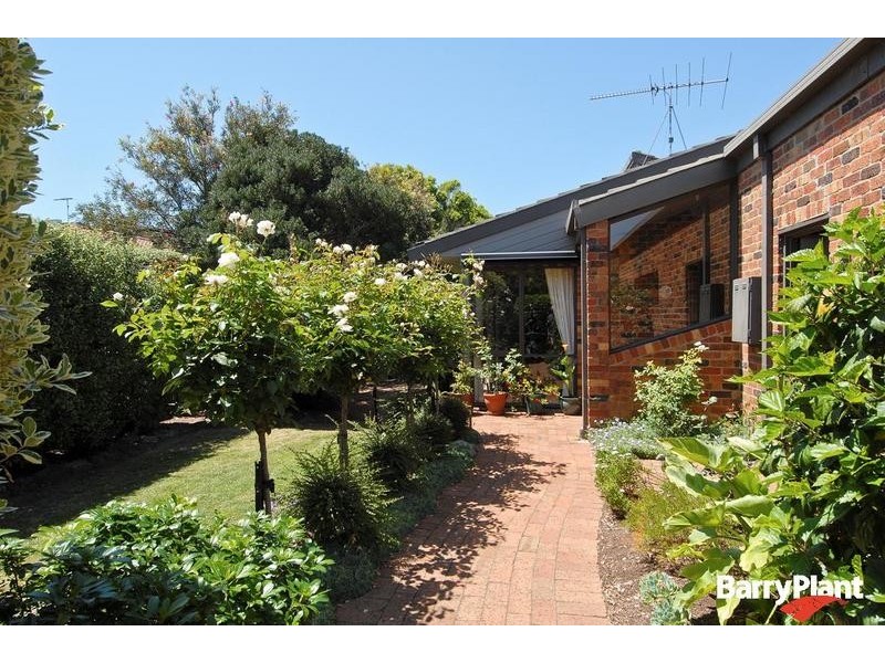 32 Holyhead Drive, Torquay VIC 3228
