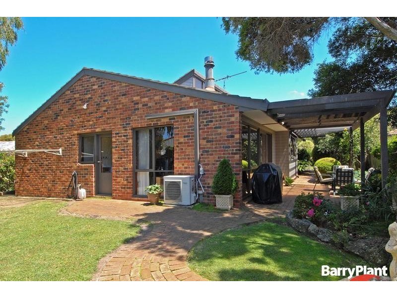 32 Holyhead Drive, Torquay VIC 3228