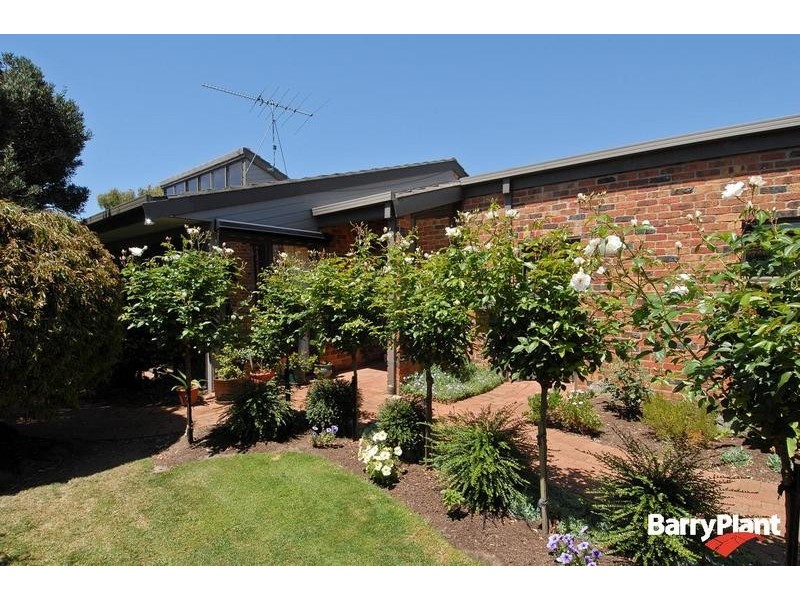 32 Holyhead Drive, Torquay VIC 3228