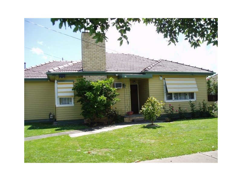 18 Sladen Street, Hamlyn Heights VIC 3215