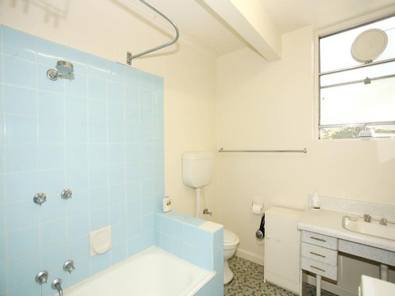 4/45 Barrabool Road, Highton VIC 3216