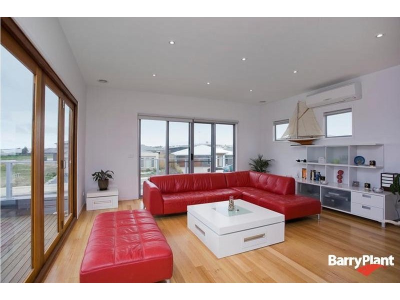 4 Wave Crescent, Torquay VIC 3228