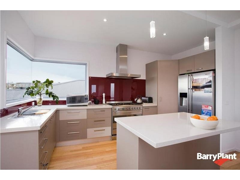 4 Wave Crescent, Torquay VIC 3228