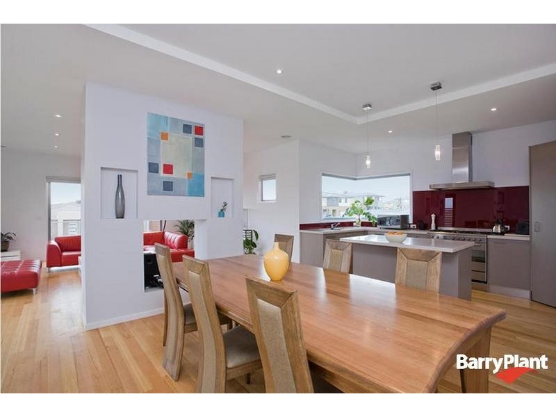 4 Wave Crescent, Torquay VIC 3228