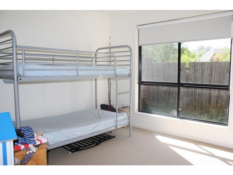 2/2 Aquilla Ave, Torquay VIC 3228