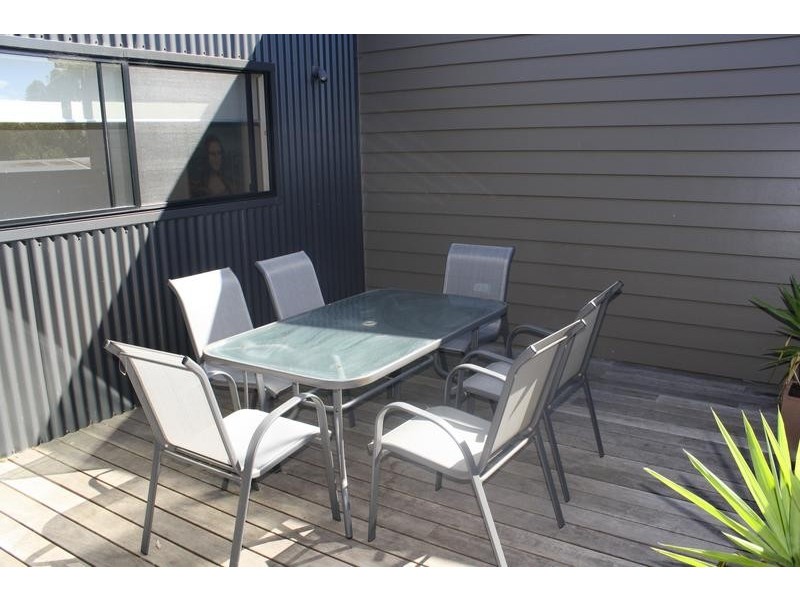 2/2 Aquilla Ave, Torquay VIC 3228