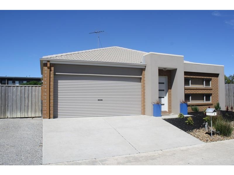 4 Rippleside Drive, Torquay VIC 3228