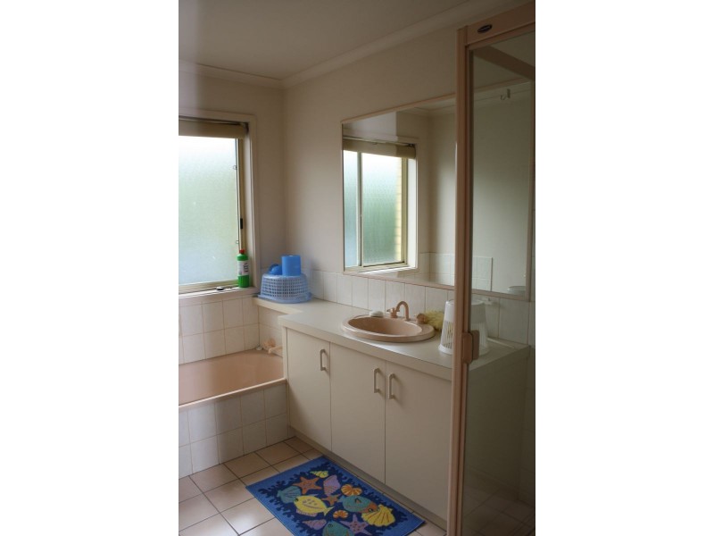 4 Madina Place, Torquay VIC 3228