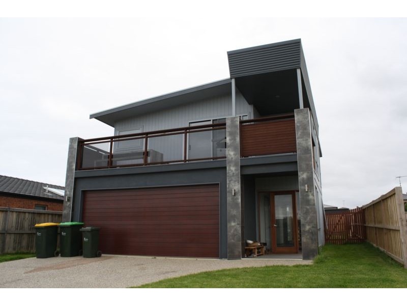 7 Shorebreak Street, Torquay VIC 3228