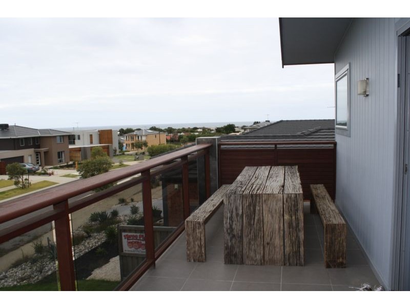 7 Shorebreak Street, Torquay VIC 3228