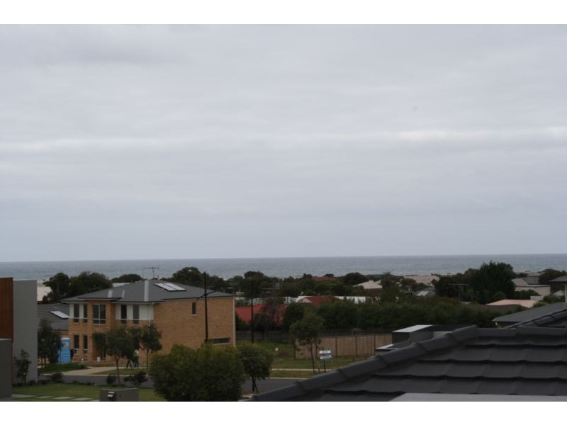 7 Shorebreak Street, Torquay VIC 3228