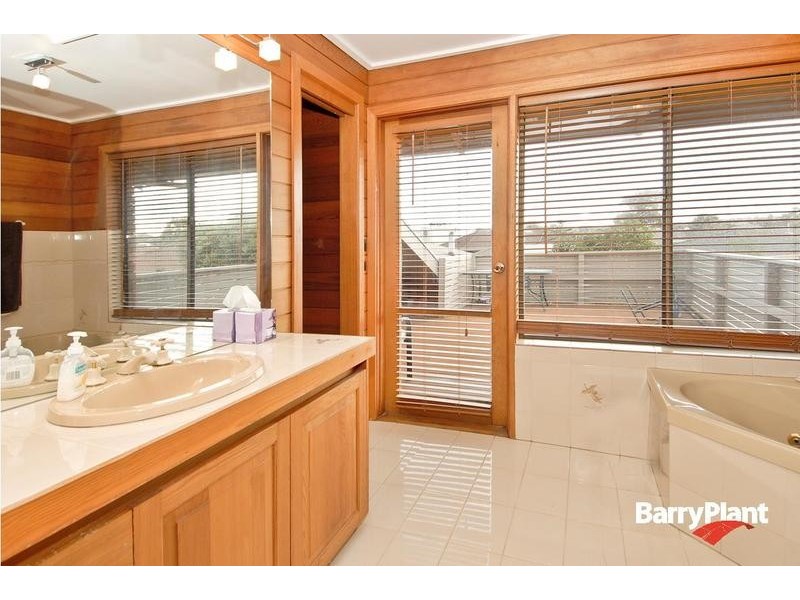 9 Miranda Close, Torquay VIC 3228