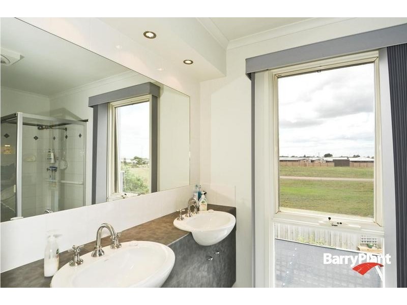 23 Boscarne Ave, Torquay VIC 3228