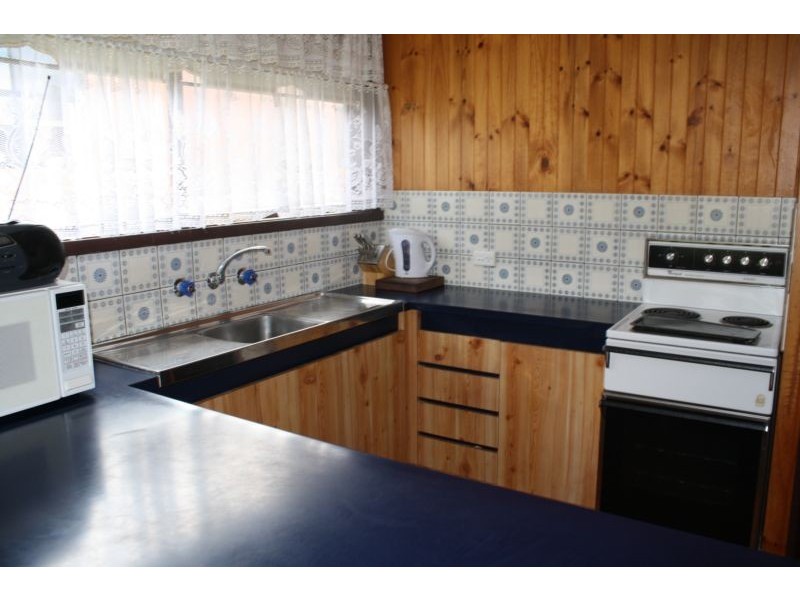 17 Inveray Ave, Jan Juc VIC 3228