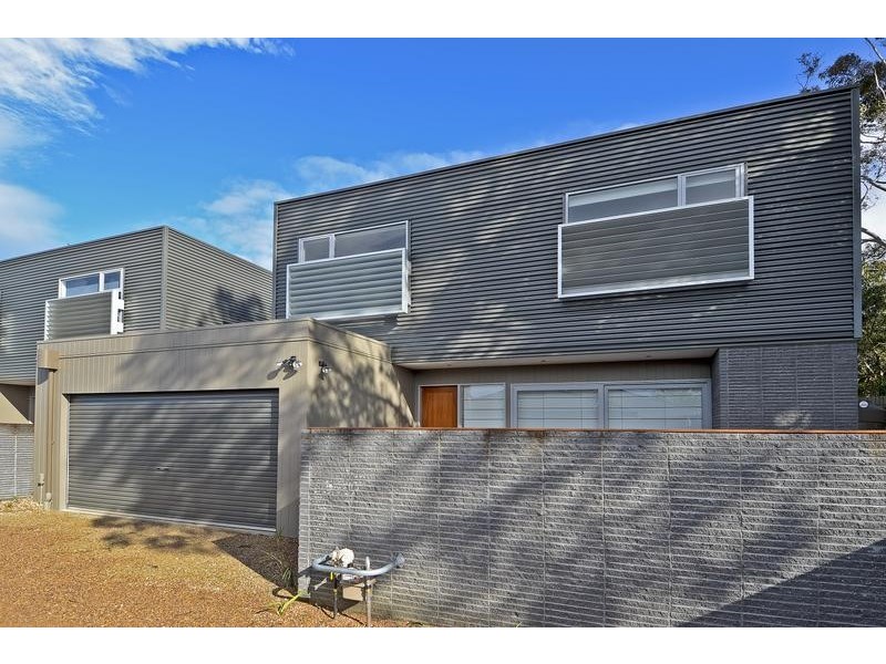 2/18A Spring Street, Torquay VIC 3228